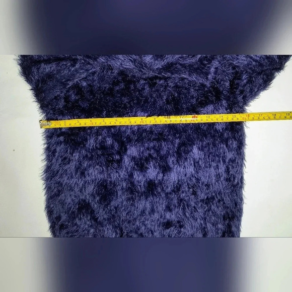 Forever 21 Women's Faux Fur Fuzzy Super Soft Cozy Fluffy Pullover Sweater S NWT - Picture 9 of 10